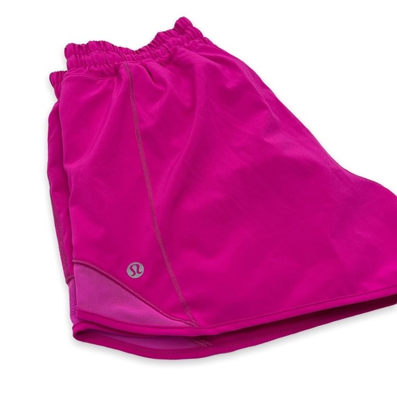 Lululemon Hotty Hot Low Rise Short 4"
Pow Pink - Picture 2 of 6